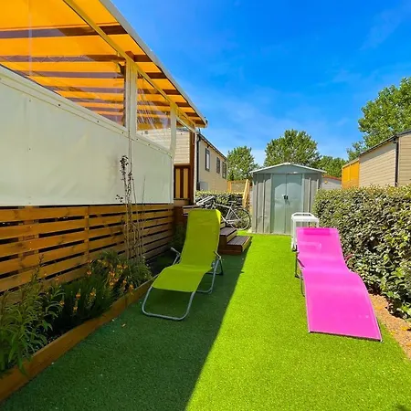 Apartment Magnificent Bungalow With Terrace In Frejus Frejus